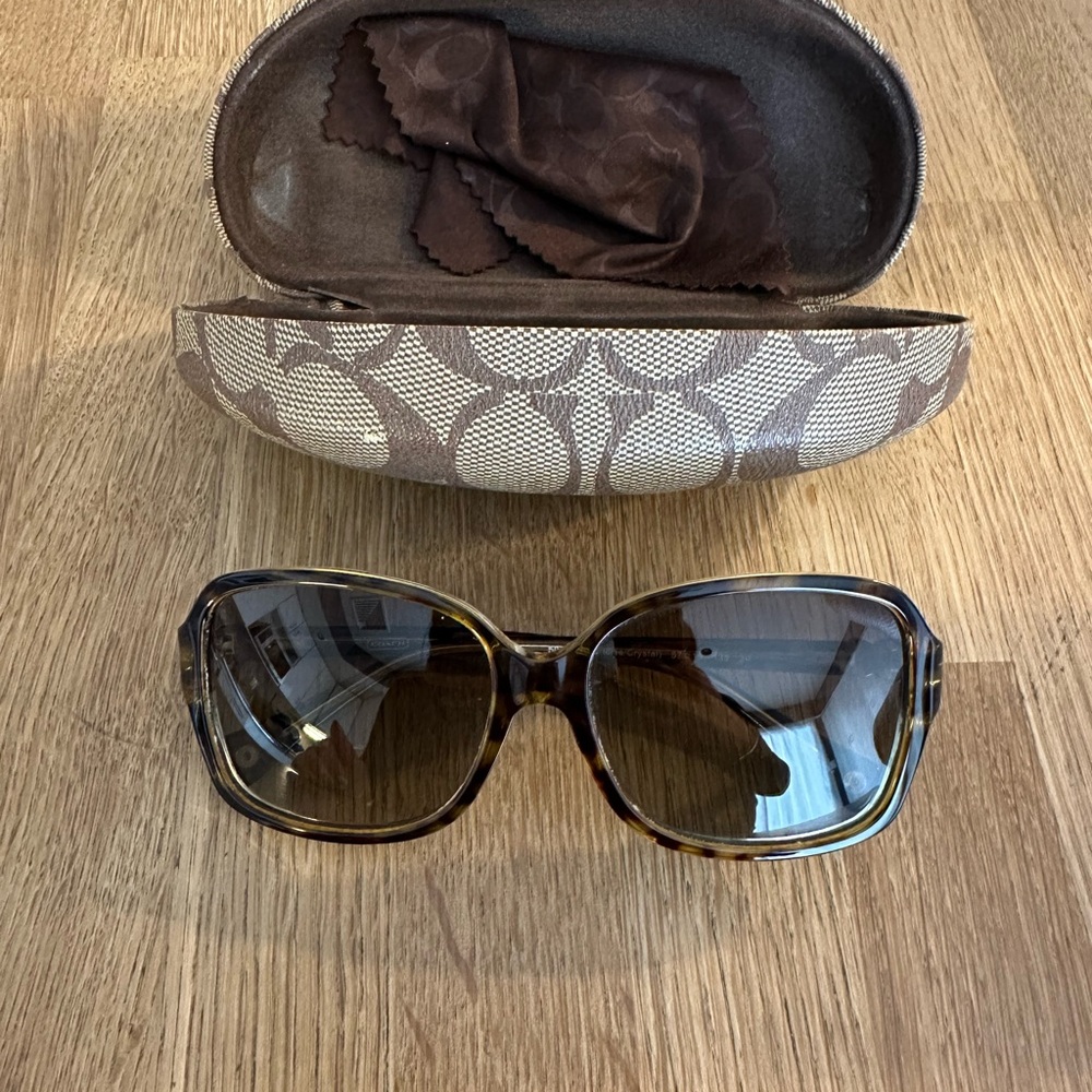 Coach polarized Tortoise Shell Sunglasses